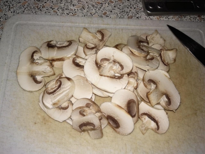 Шампиньоны резанные