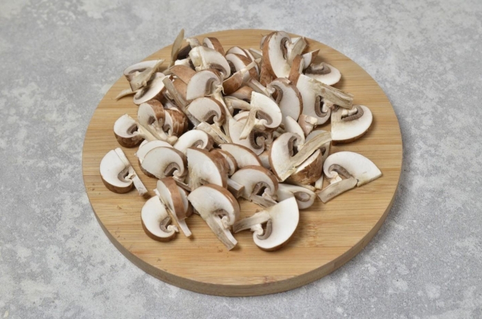 Грибы нарезанные