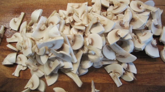 Как порезать грибы для жульена