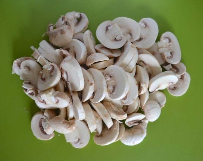 Шампиньоны жареные в сметане