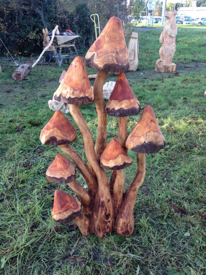 Деревянные грибы для сада