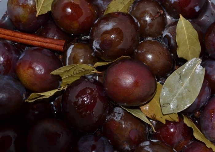 Маринованная слива