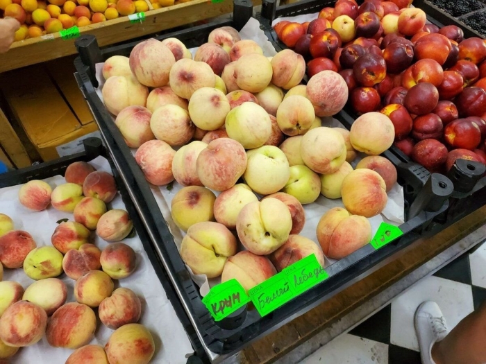 Персик белый лебедь