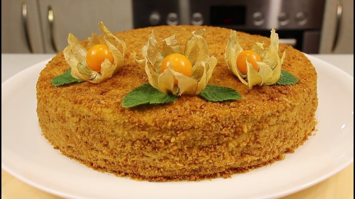 Торт медовик украшение