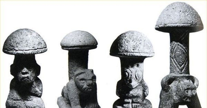 Каменные статуэтки грибов ацтеки