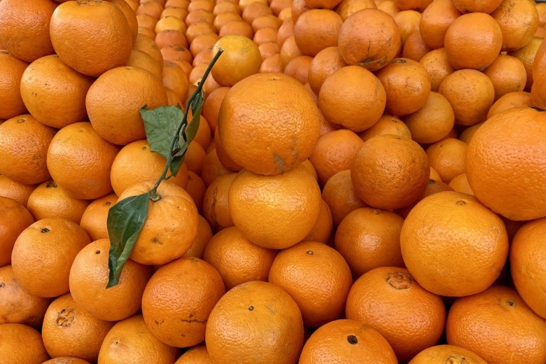 Видео с мандарином