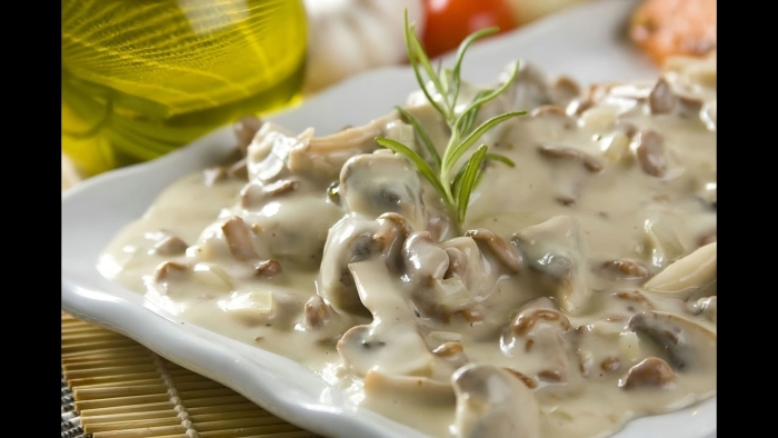 Грибы под соусом бешамель