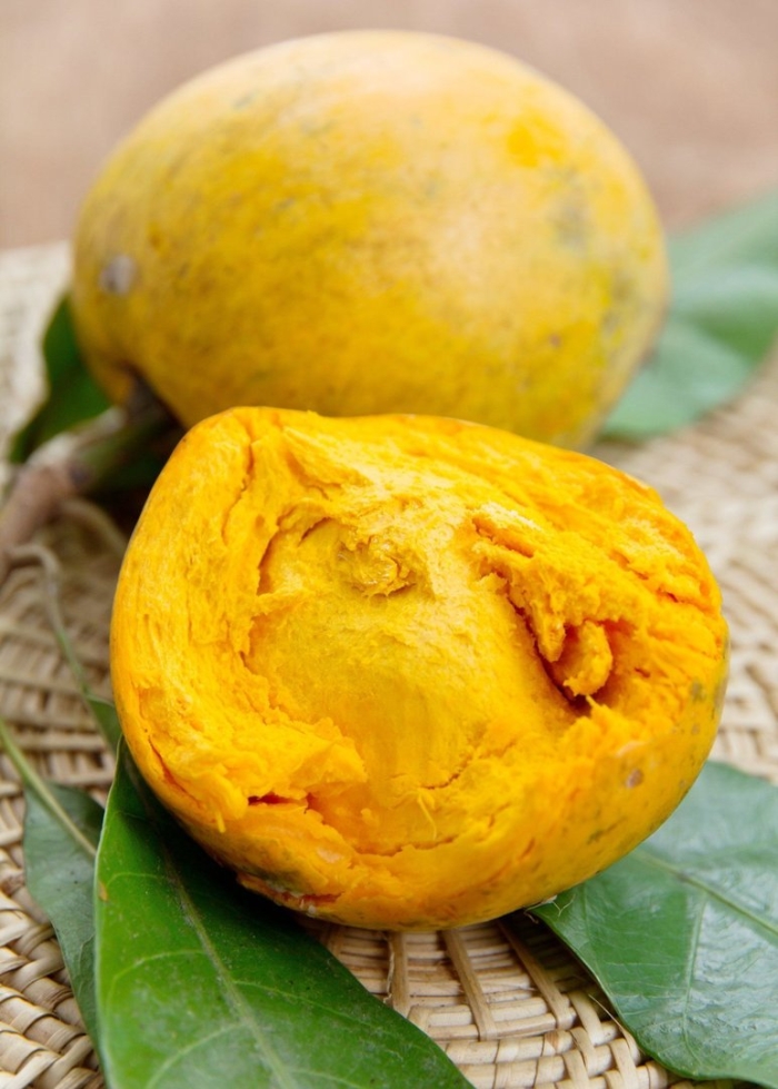 Яичный фрукт