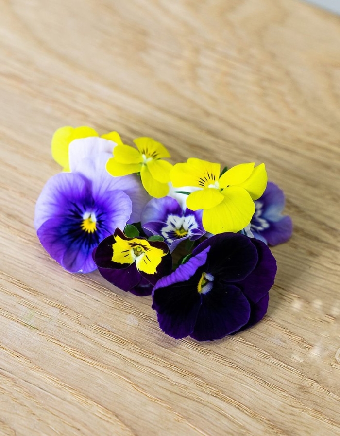 Анютины глазки съедобные