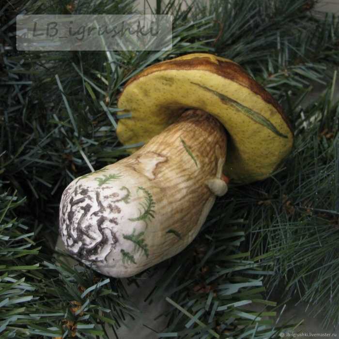 Елочная игрушка гриб