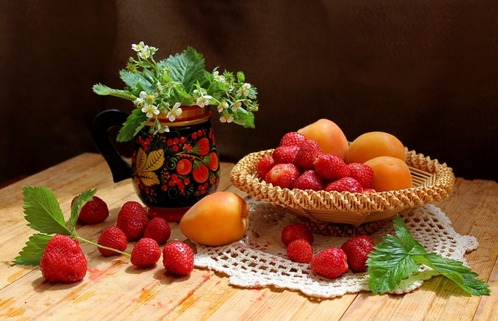 Натюрморт с ягодами