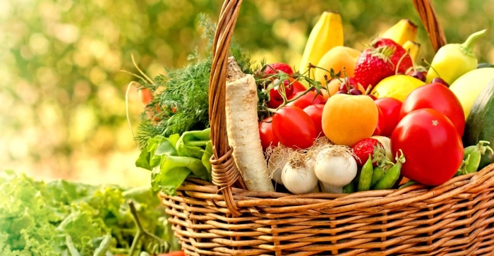 Свежие овощи и фрукты