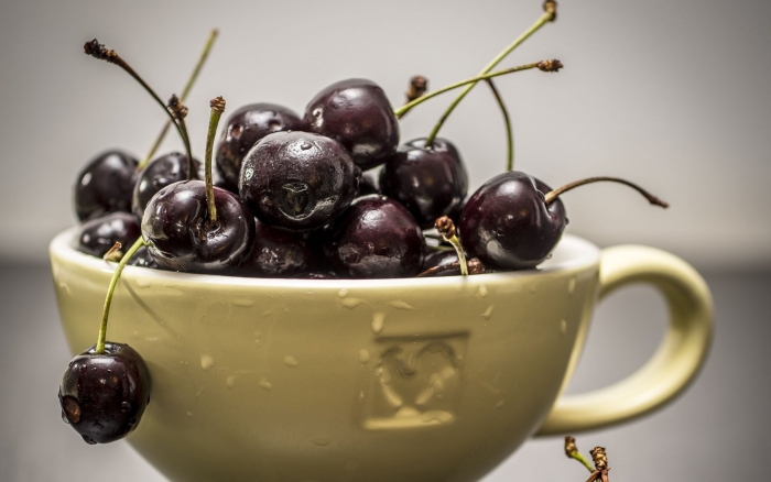 Черешня черная