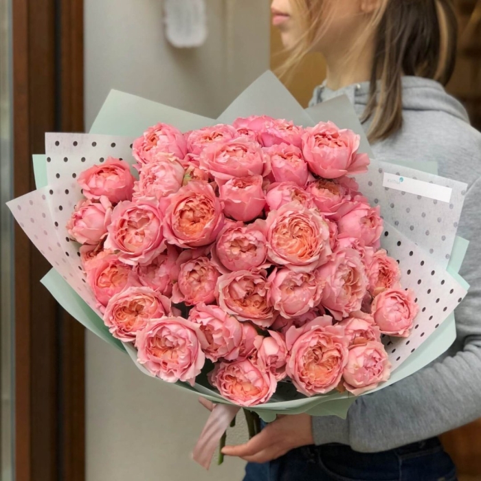 Пионовидная роза джульетта