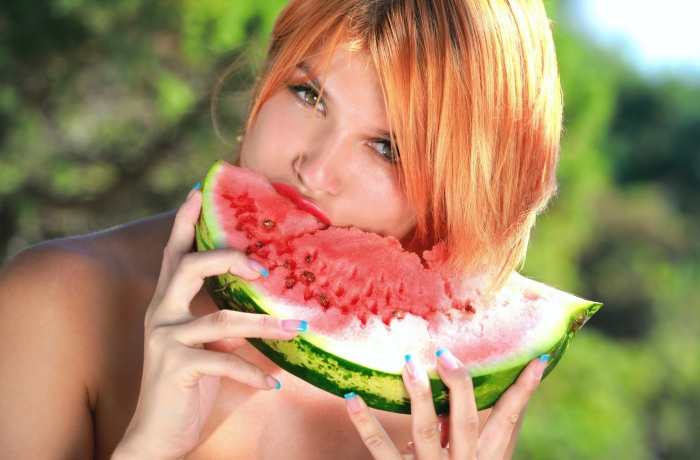 Фотосессия с арбузами девушка