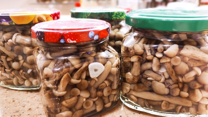 Опята маринованные в банке