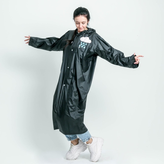 Черный дождевик