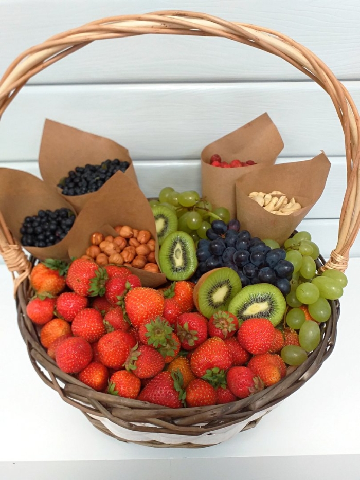 Корзина фруктов в подарок