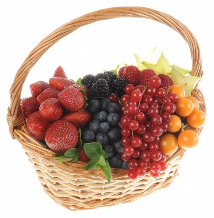 Корзинка с ягодами