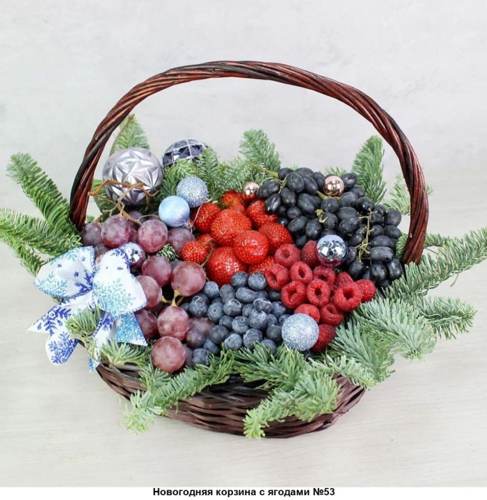 Новогодние корзины с фруктами