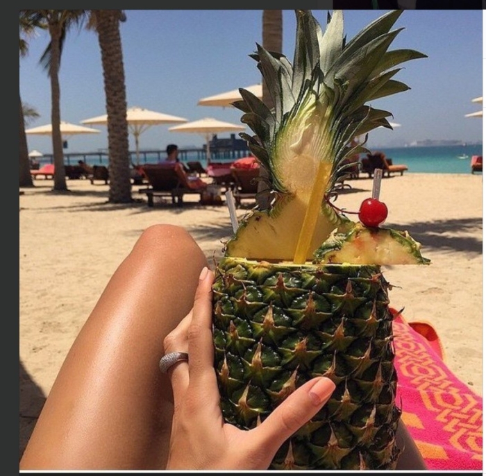 Фрукты на пляже