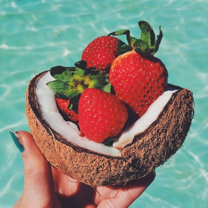 Клубника кокос