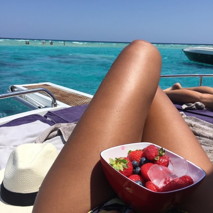 Загорелые ноги