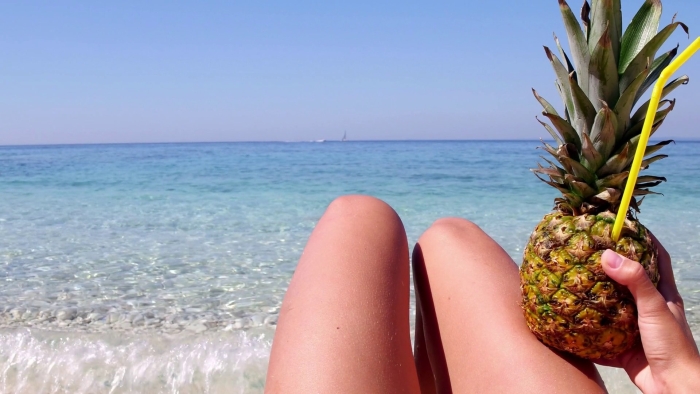 Ноги на пляже