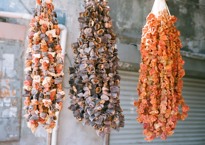 Сушеные грибы на веревочке