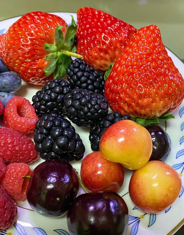 Фрукты и ягоды