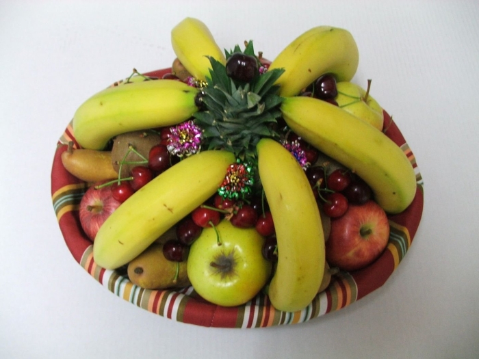 Корзина с фруктами