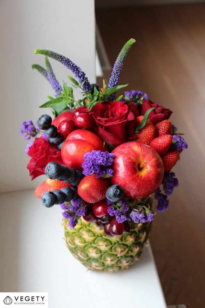 Композиции из фруктов