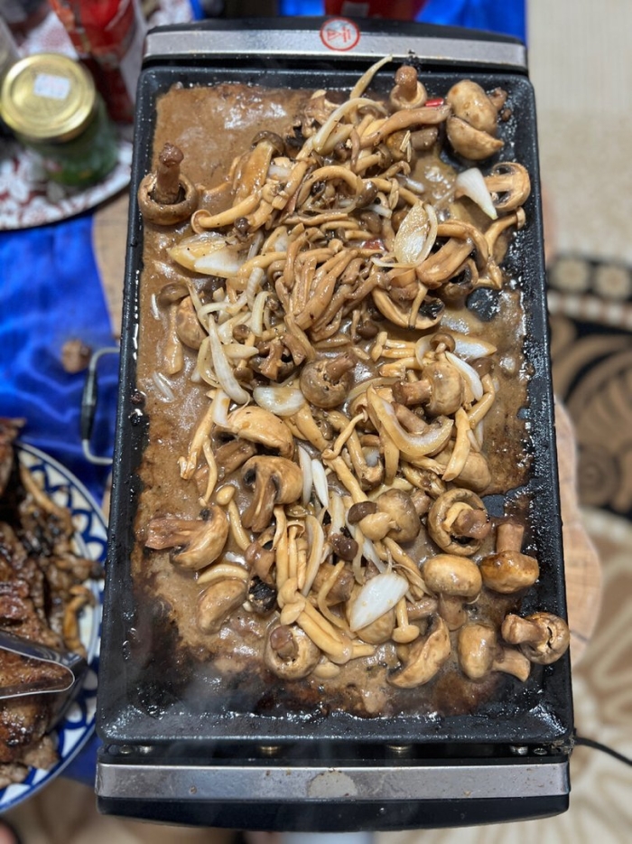 Жареные шампиньоны с луком