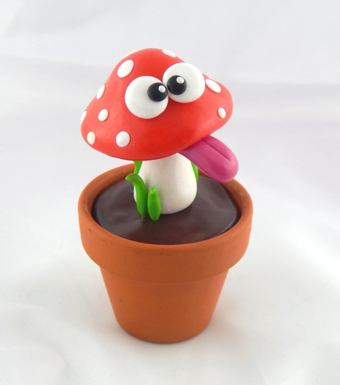 Гриб из пластилина