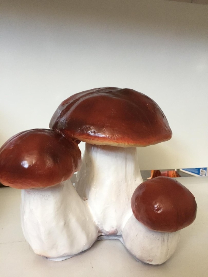 Фигурка садовая грибы