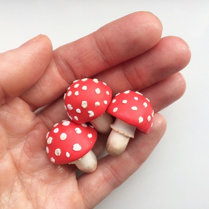 Мухомор из полимерной глины