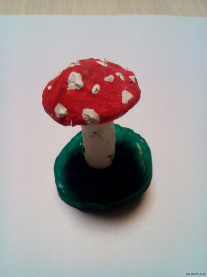 Гриб поганка из пластилина