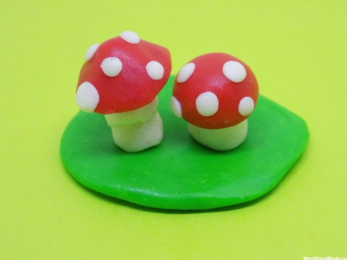 Гриб из пластилина