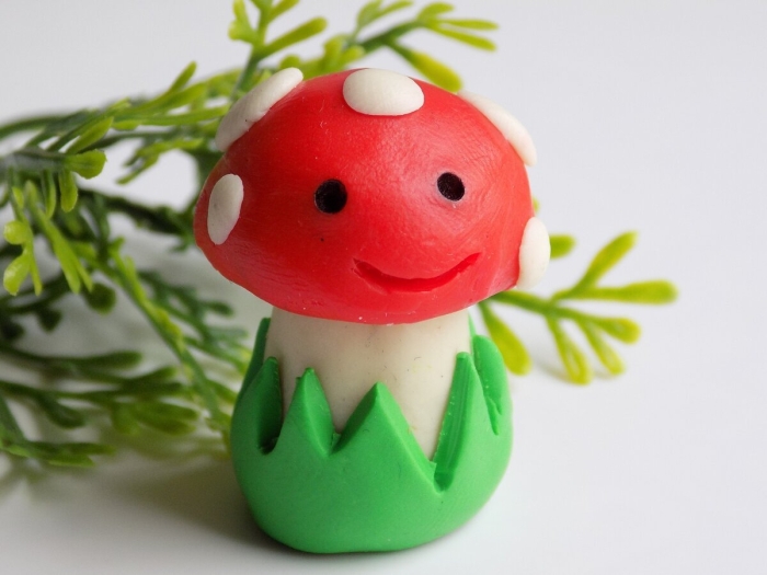 Мухомор из воздушного пластилина