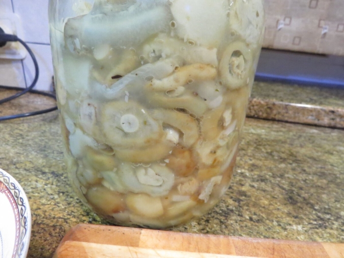 Грузди белые соленые