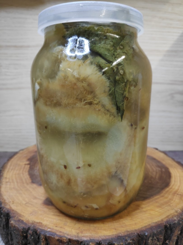 Грузди соленые в банках