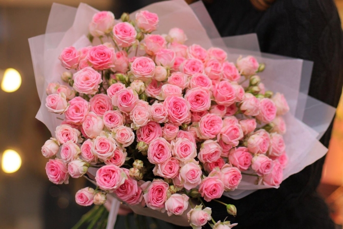 Кустовая роза монобукет