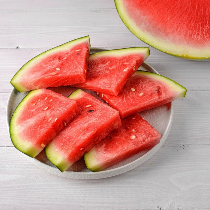 Арбуз красный