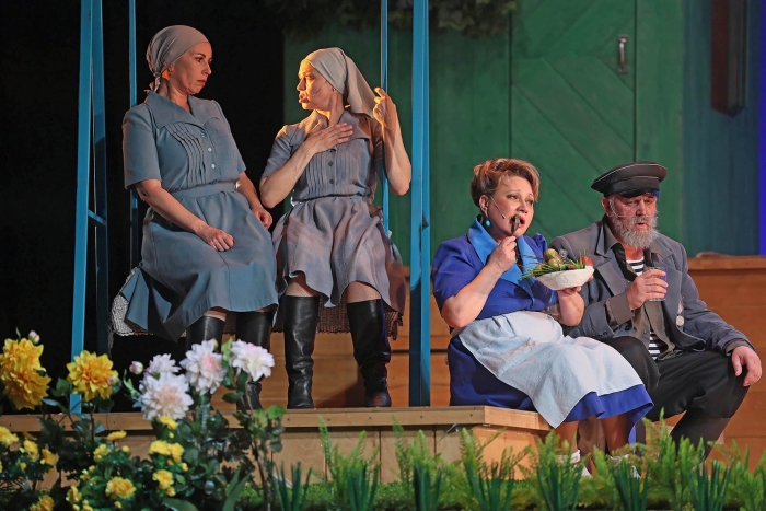 Любовь и голуби театр