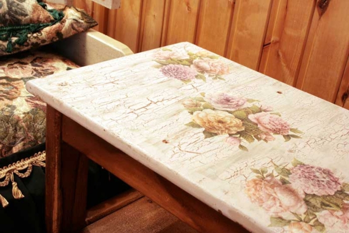 Декупаж стола