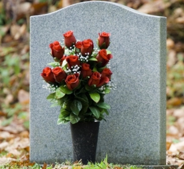 Цветочки на могилу