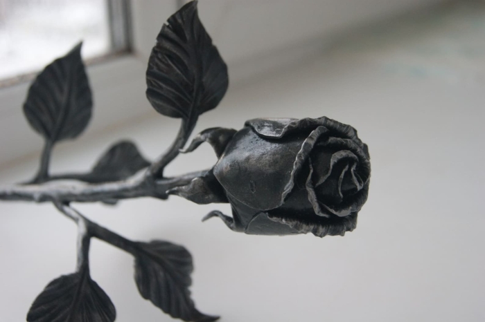 Кованая роза