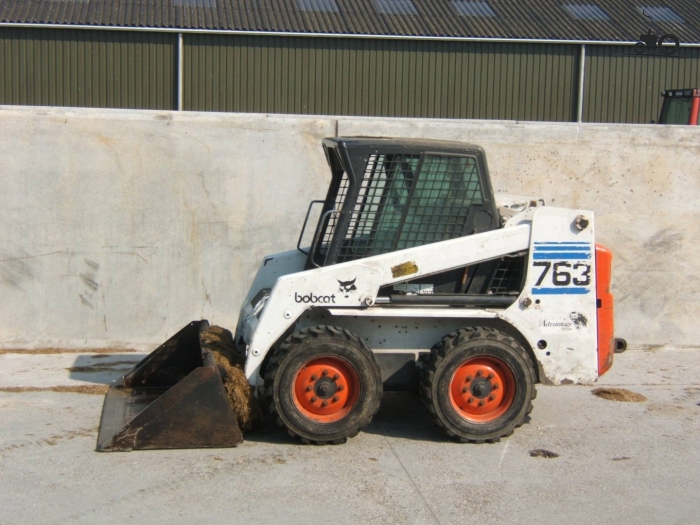 Bobcat мини погрузчик