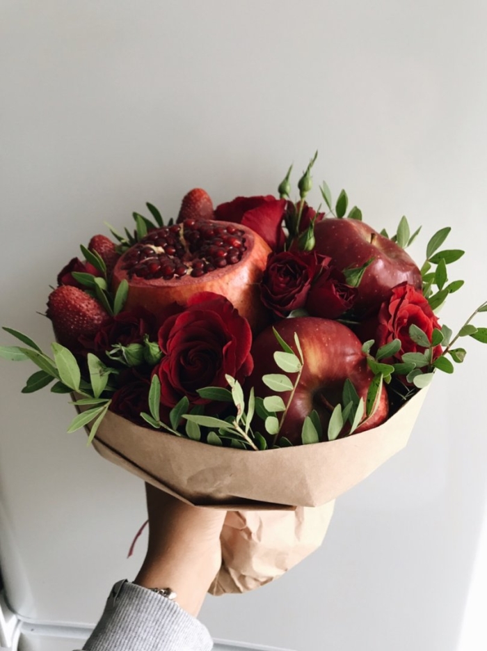 Букет с гранатом