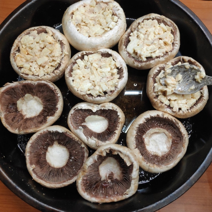 Шампиньоны фаршированные